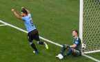 Uruguay pasa primero al vencer a Rusia y Arabia Saudí bate a Egipto