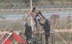 Cientos de migrantes entran en España tras violento asalto a Ceuta