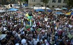 Alegría explota en calles de Rio que vive primer Carnaval en "pacificación"