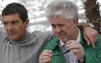 Pedro Almodóvar arrebató aplausos en Cannes con "La piel que habito"