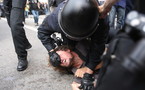 Policía desalojó a los "indignados" de Barcelona, que volvieron a ocuparla