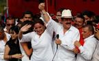 Zelaya volvió a Honduras entre multitudes 2 años después de golpe de Estado