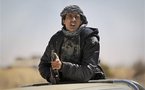 Rebeldes libios combaten al sur de Trípoli contra las tropas de Gadafi