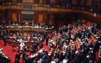 Senado italiano vota plan de austeridad para frenar contagio de la crisis