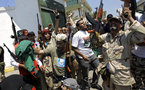 Rebelión libia controla gran parte de Trípoli y proclama fin de era Gadafi