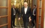 Papandreu dimite pero Grecia sigue sin anunciar nuevo primer ministro