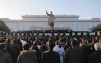 Corea del Norte muestra el cuerpo de Kim Jong-il y enaltece al nuevo jefe