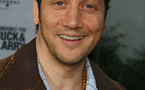 Rob Schneider, un "gringo" entre latinos en serie de TV que revierte clichés