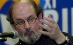 Salman Rushdie se retira de festival literario de India por temor a atentado