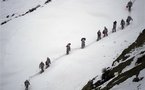 Avalancha dejó sepultados a 135 paquistaníes en zona montañosa de Cachemira