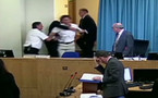 Un espontáneo interrumpe el testimonio de Blair ante comisión investigadora