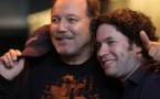 Dudamel y Rubén Blades fusionan su arte en concierto que deslumbra a Caracas