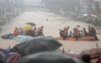 Lluvias torrenciales paralizan a la capital de Filipinas