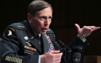 Jefe de la CIA David Petraeus renuncia por relación extraconyugal