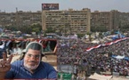 Muchedumbre favorable a Mursi pide regreso de su "presidente" en Egipto