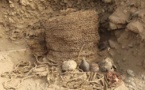 Hallan dos momias milenarias en cementerio preincaico en Lima