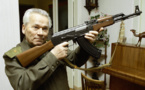 Murió el inventor del fusil AK-47, Mijail Kalashnikov