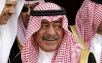 El rey de Arabia Saudita designa a su medio hermano Muqrin príncipe heredero