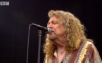 Ex líder de Led Zeppelin Robert Plant presenta temas de su nuevo álbum