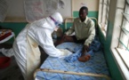 Epidemia de Ébola se cobra más víctimas y corta vuelos en oeste africano