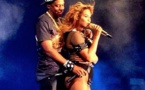 Jay Z y Beyoncé brindan un encendido "show" en el Stade de France