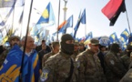 Miles de nacionalistas ucranianos desfilan en Kiev