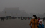 Los pekineses afluyen a los hospitales afectados por la contaminación del aire