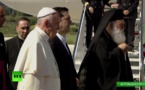 El papa pide al mundo desde Lesbos que responda "de modo digno" a la crisis migratoria